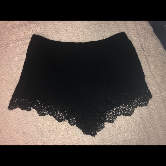 black flowy shorts - Picture 1 of 1